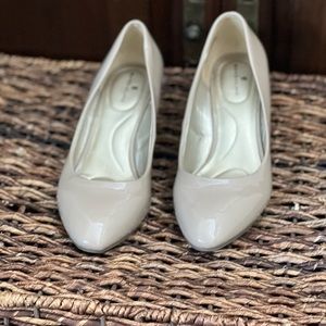 Nude Bandolino wedges